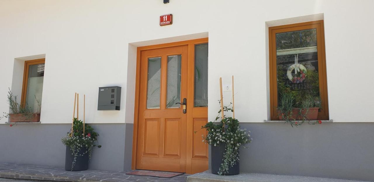 Apartma Pri Bostjanu Škofja Loka Esterno foto