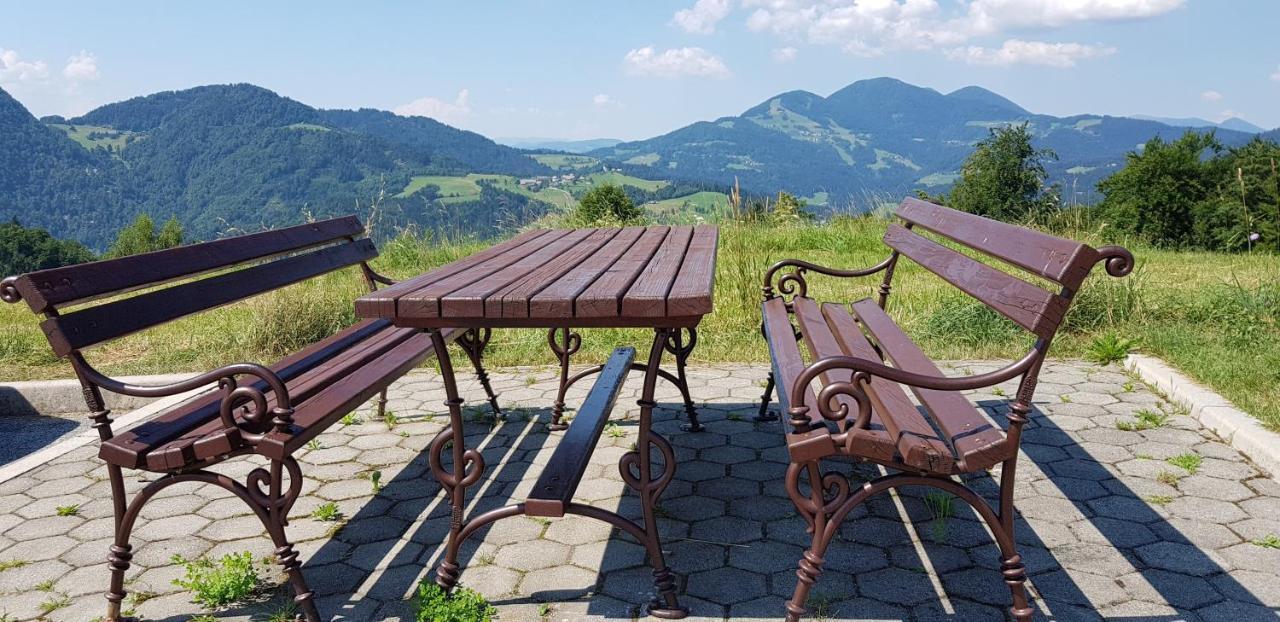 Apartma Pri Bostjanu Škofja Loka Esterno foto